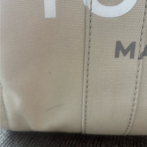 Marc Jacobs The Tote Bag in Beige - Picture 5 of 8